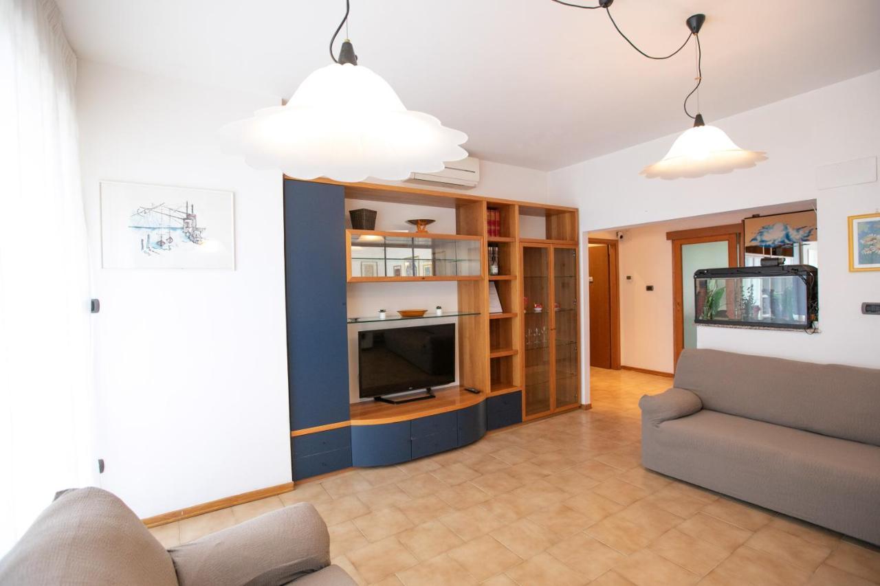 Mirea'S Rooms Ascoli Piceno Esterno foto