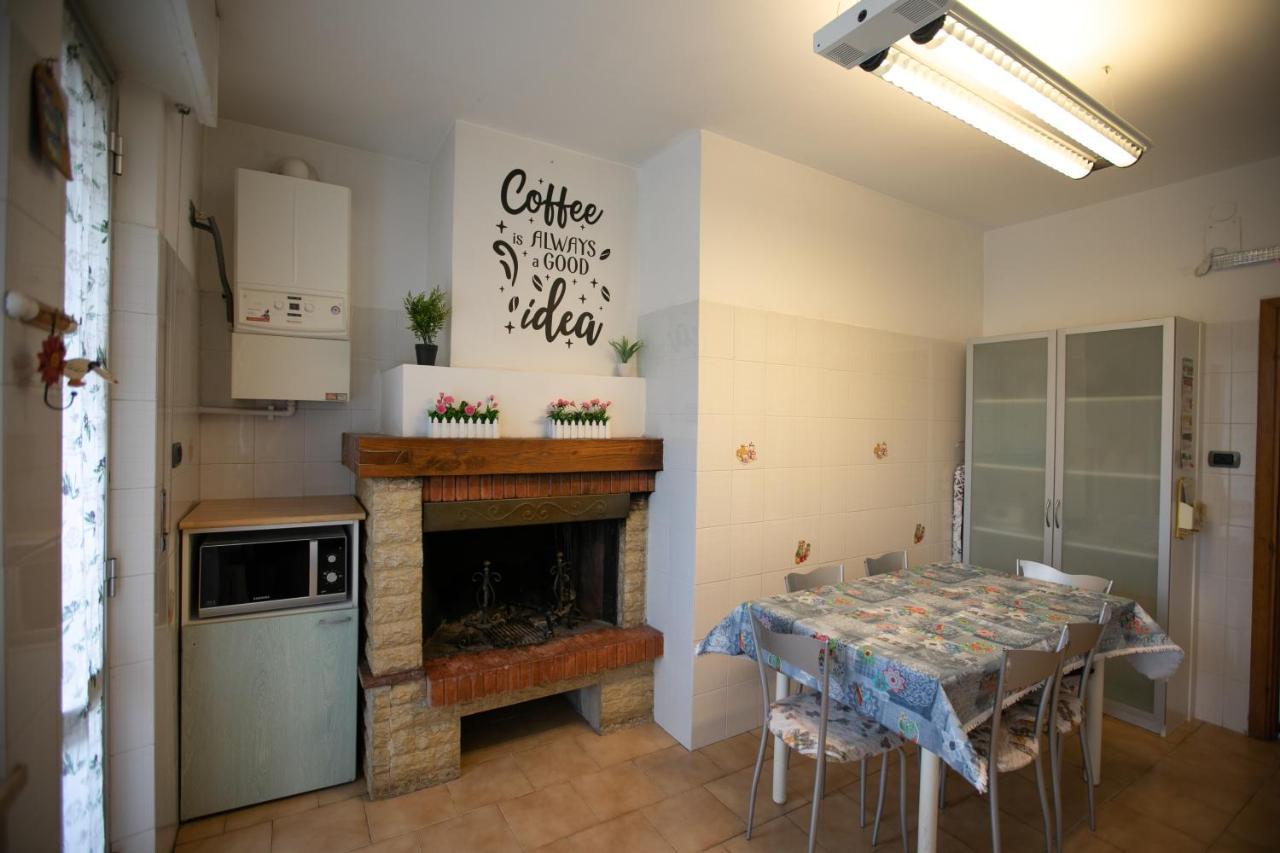 Mirea'S Rooms Ascoli Piceno Esterno foto