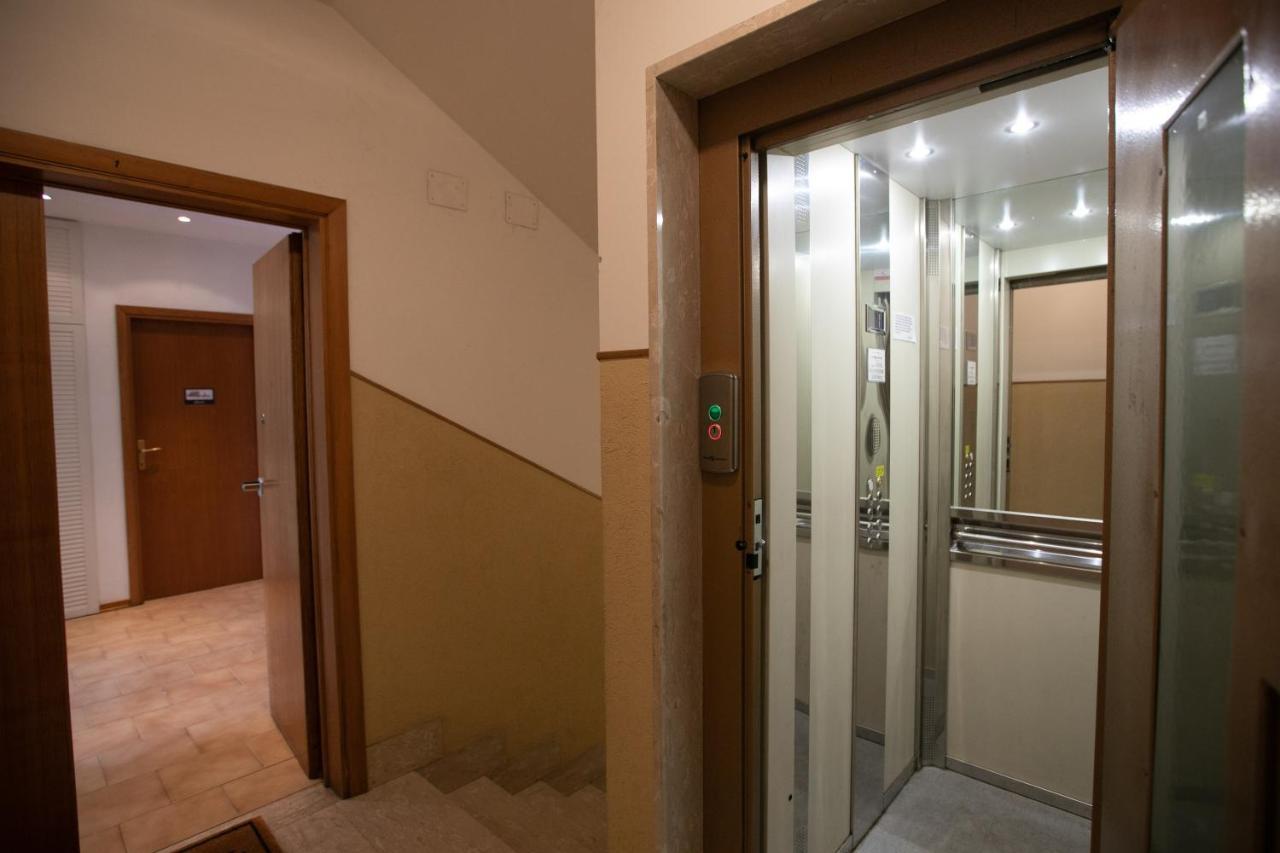 Mirea'S Rooms Ascoli Piceno Esterno foto